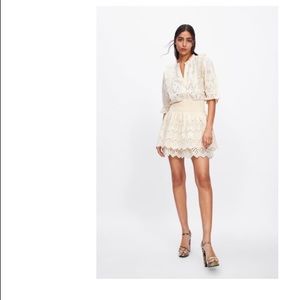 Zara Brand, Size Medium, Vanilla Color.